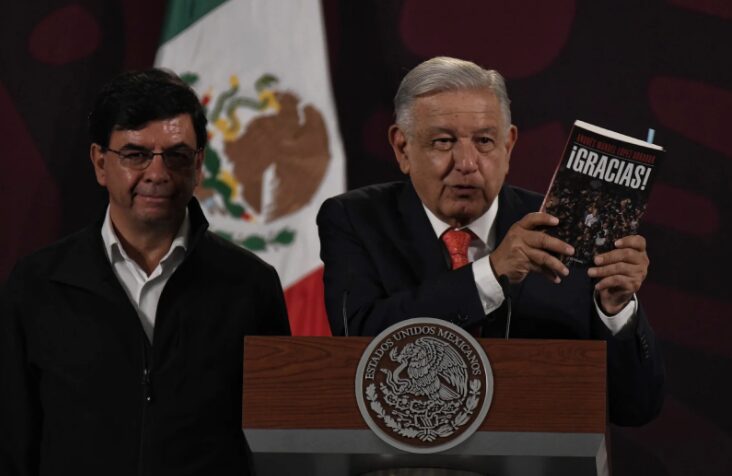 Tras las críticas de AMLO, el Tribunal Electoral rechaza sentencia contra el libro ¡Gracias!
