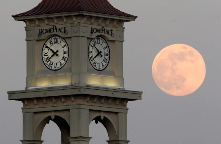 La NASA busca un nuevo reloj para la Luna, donde el tiempo transcurre más rápido