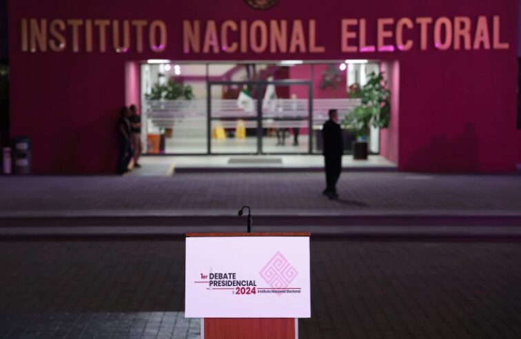 ¿Cuánto afectó la falla del reloj a los aspirantes presidenciales en el debate? Esto dice el INE