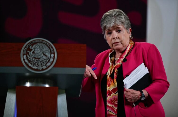 México demanda a Ecuador por allanamiento a embajada 