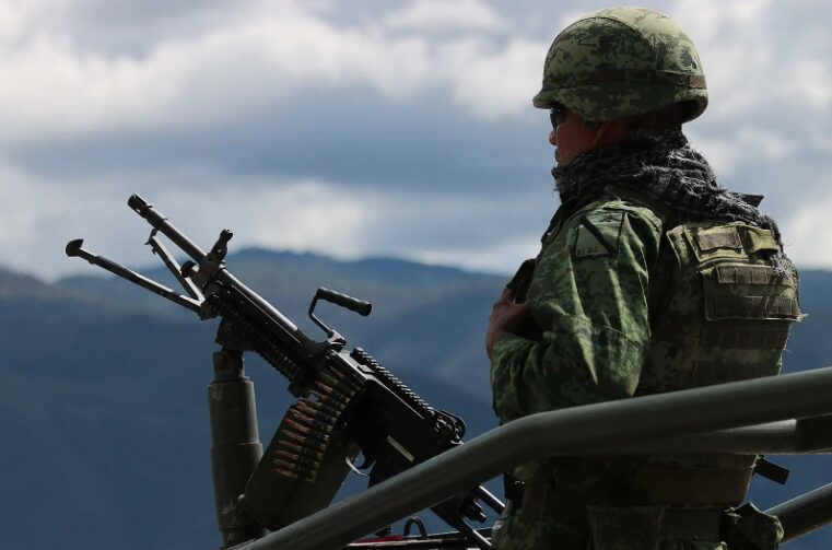 Elementa: visión moralista y militarización, la fallida estrategia antidrogas de AMLO 