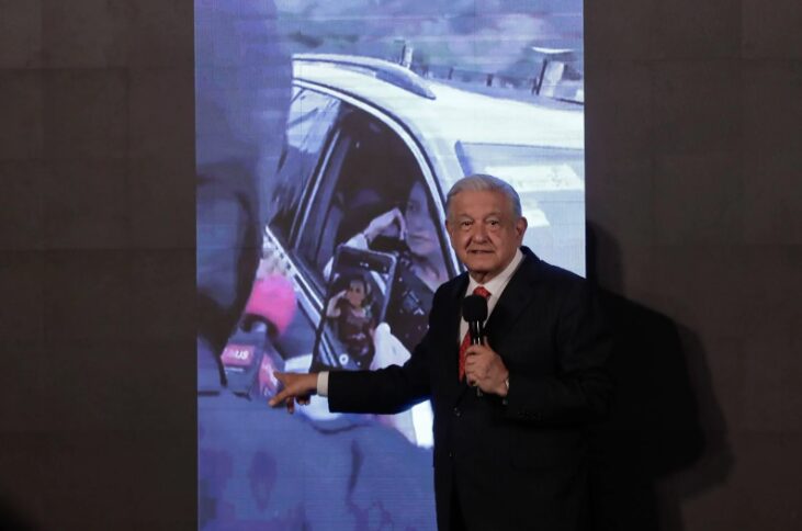 “Fue un montaje” acusa AMLO sobre encapuchados que retuvieron a Sheinbaum 