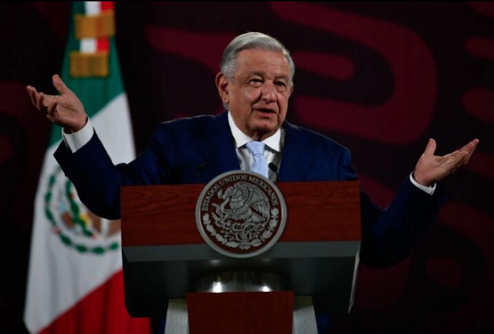 AMLO acusa que el retén por el que pasó Sheinbaum es un montaje de Latinus 