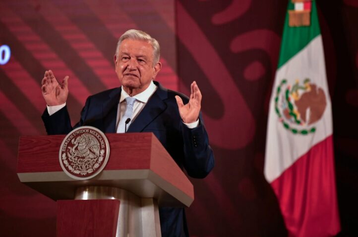 AMLO defiende imagen de la “santa muerte” publicada por Morena 