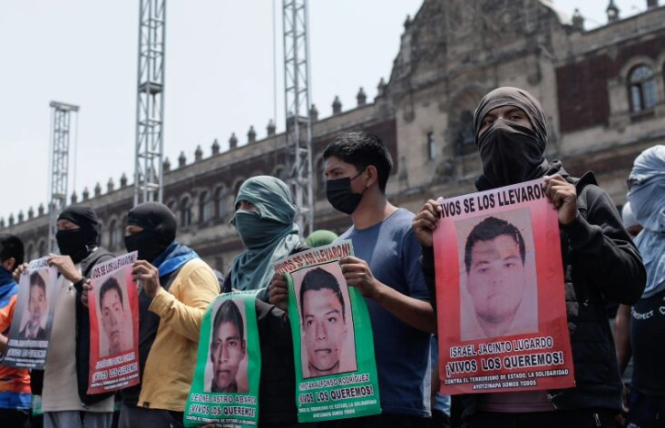AMLO acepta recibir a los padres de los 43 