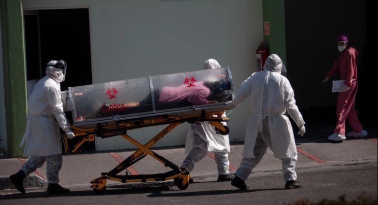 300 mil personas murieron de covid-19 por “mala gestión” del gobierno 