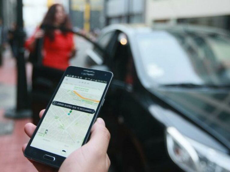 Taxis de plataforma contarán con botón de pánico en Aguascalientes