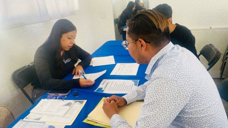 Oportunidades de empleo en la colonia constitución este lunes