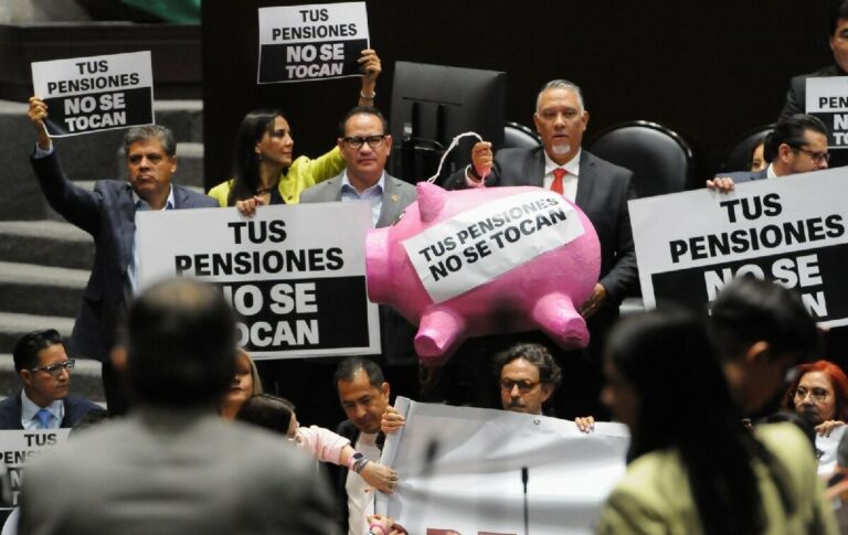 Como un robo califica el PRI la reforma a pensiones