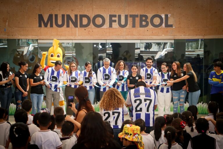 Centellas presentes en la inauguración de la sala “Mundo Futbol”