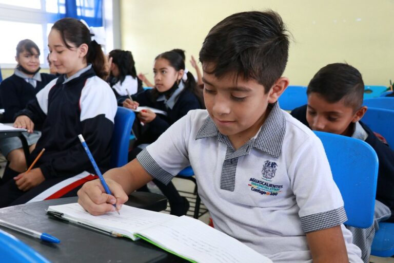 Cerca de 1.2 millones de estudiantes de educación básica siguen sin regresar al aula tras pandemia: IMCO