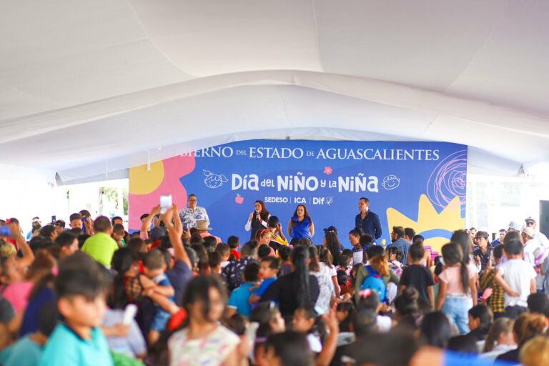 Tere Jiménez llama a niñas y niños a estudiar para alcanzar sus sueños 