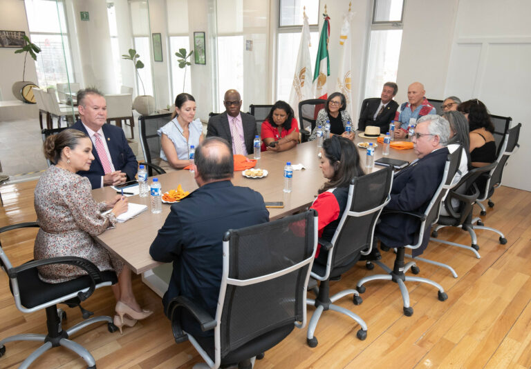 Rectora de la UAA se reunió con académicos de la Universidad de Texas 