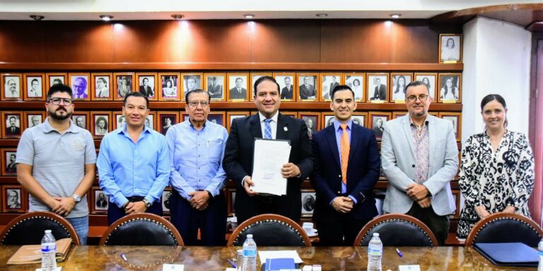 Municipio de Aguascalientes firma escrituras de urbanización
