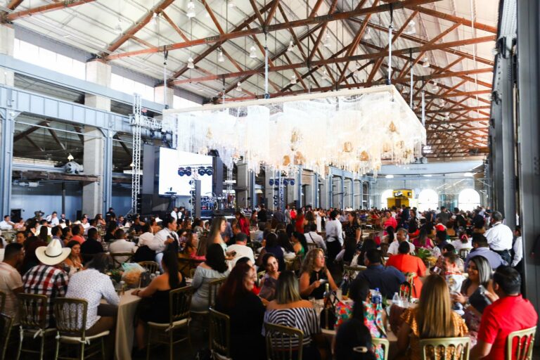 México celebra a los docentes, pero no hay estudios recientes sobre el nivel educativo real