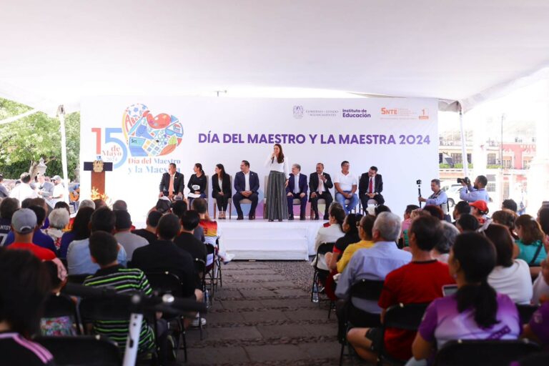 Teresa Jiménez reconoce trayectoria de docentes