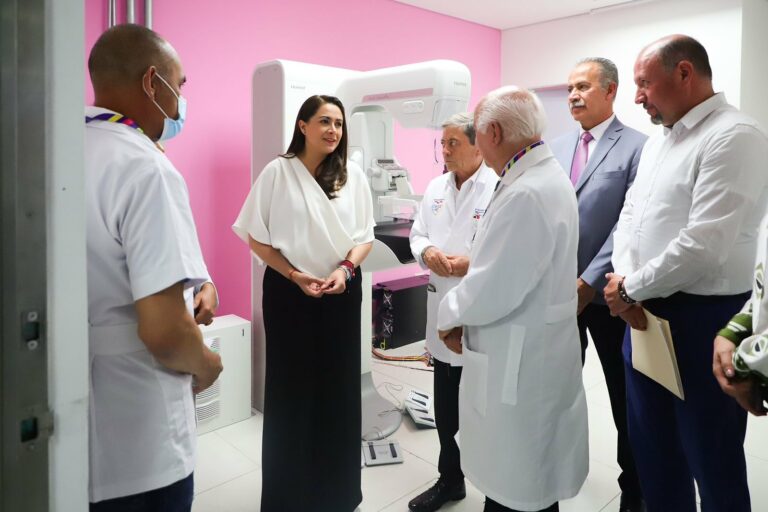 Tere Jiménez entregó nuevo mastógrafo al Hospital General de Rincón de Romos