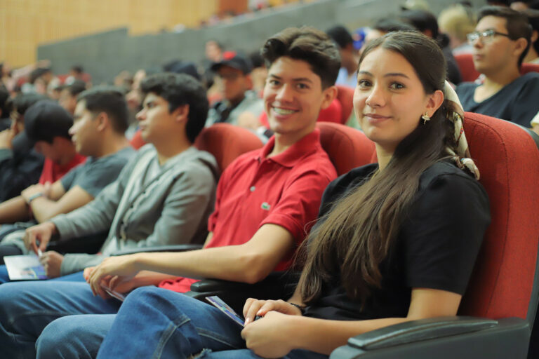 Quedan pocos días para participar en la convocatoria Tesis en Tres Minutos 