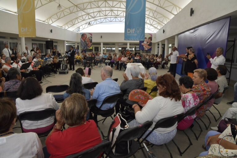DIF estatal se preocupa por el bienestar de los adultos mayores