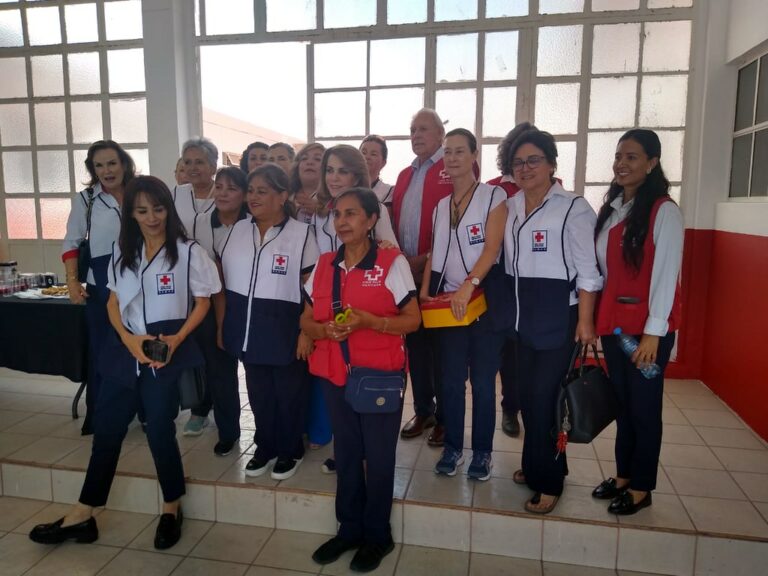 Damas Voluntarias de la Cruz Roja inauguran bazar