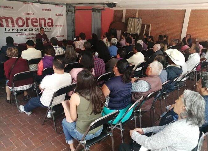 “Nos traicionaron y desplazaron”, acusan bases de Morena en medio del proceso electoral poblano 