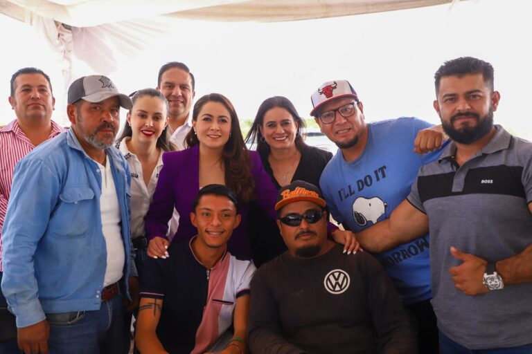 Reconoce Tere Jiménez a trabajadores de la construcción