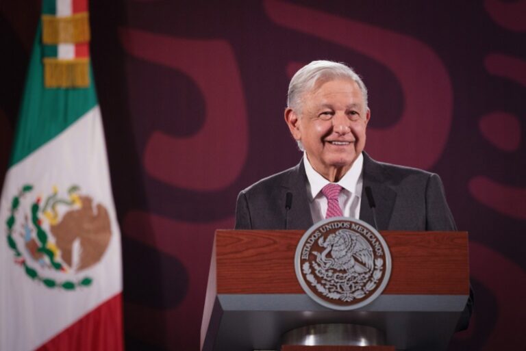 Presidente celebra triunfo de Sheinbaum como primera presidenta de México 