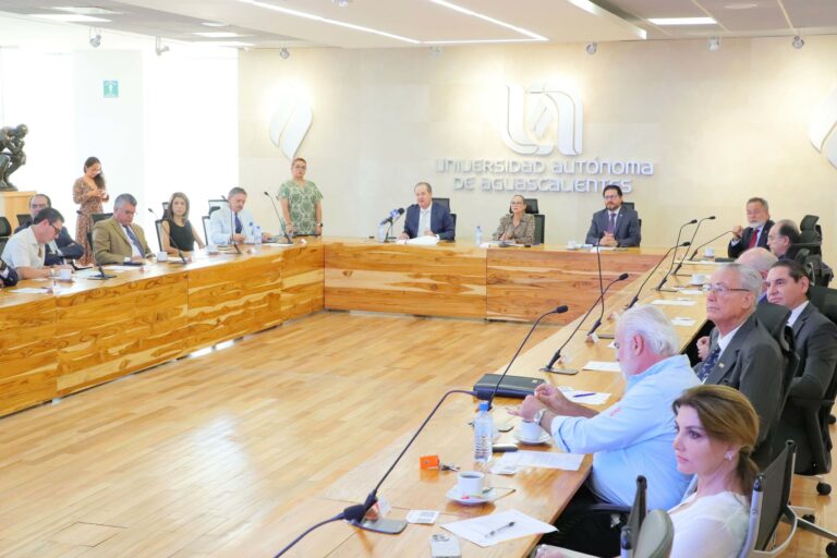 Rectora de la UAA preside Primera Sesión Ordinaria del Patronato Universitario 