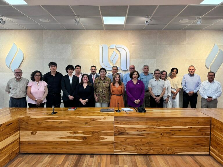 Estudiantes de Arquitectura presentan proyecto integral de mejora del Campus Central 