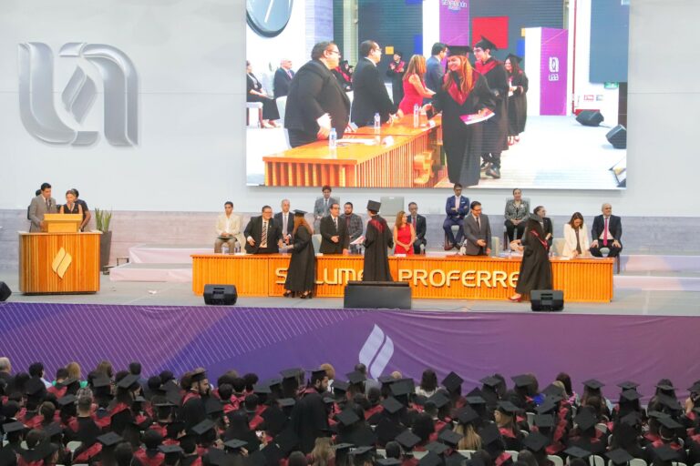 UAA entrega 1,283 reconocimientos a egresados de la generación 2021-2024 del CEM 