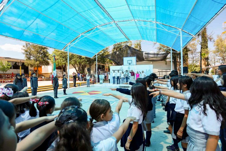 Alcalde de Aguascalientes reconoció a alumnos destacados de la escuela primaria Humberto Ramírez Díaz
