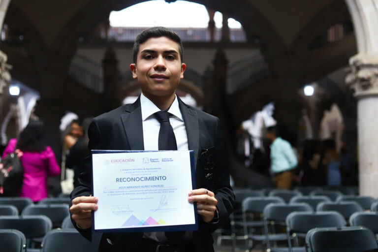 Al menos 500 docentes no lograron obtener una plaza al final del presente ciclo escolar
