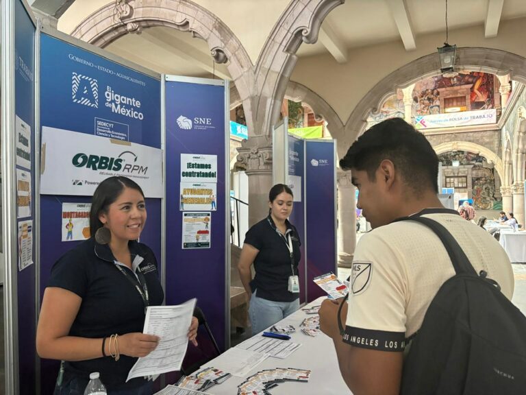“Jueves de Bolsa de Trabajo” en Palacio de Gobierno