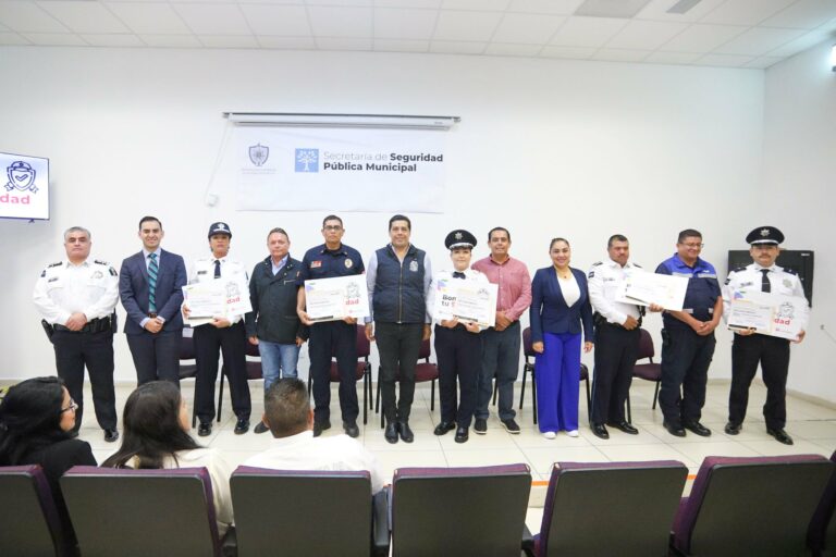 Reconoce Leo Montañez profesionalismo de policías y bomberos municipales