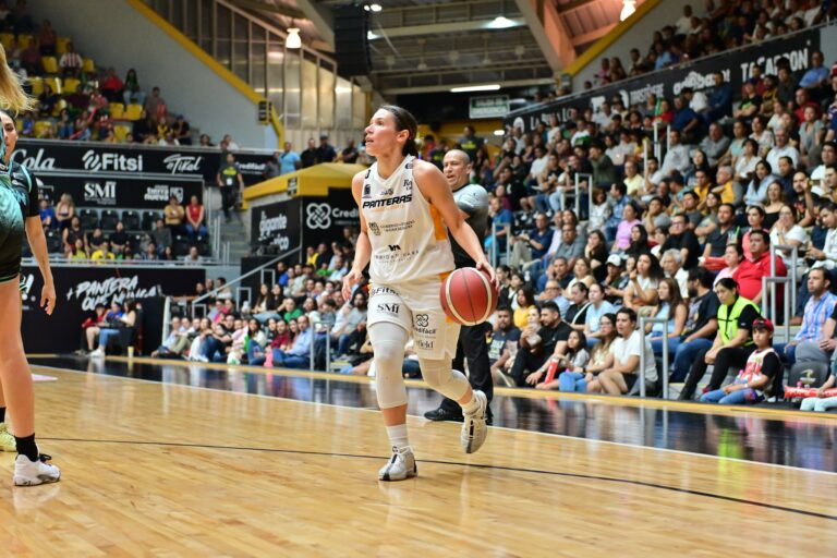 Panteras vs Adelitas, una serie espectacular