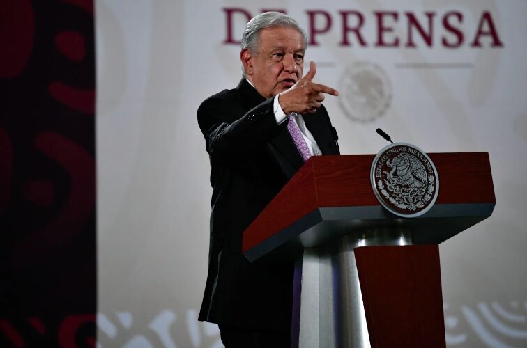 Que sigan su camino: recomendación de AMLO al “bloque conservador” 