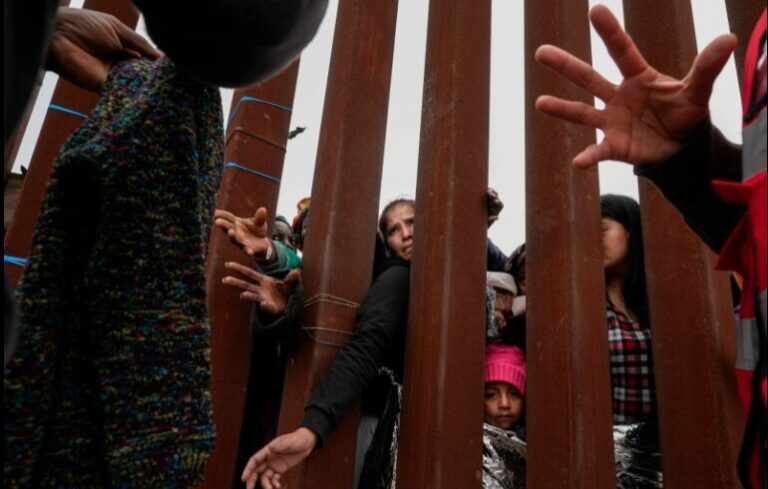 ¿En qué consiste la drástica medida migratoria anunciada por Biden?