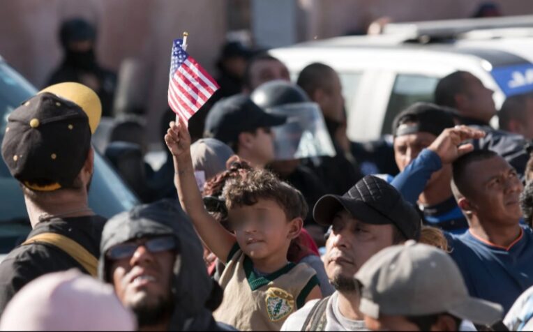 Biden amplía visas de empleo a “dreamers” 