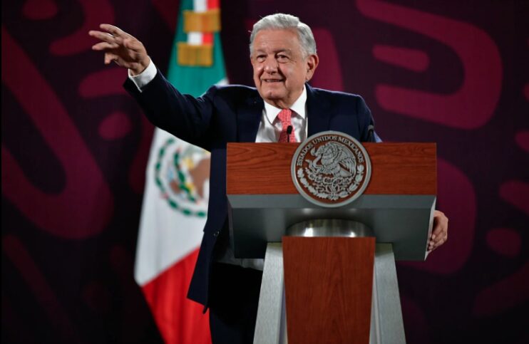 AMLO entregará “reporte personal” a padres de los 43 