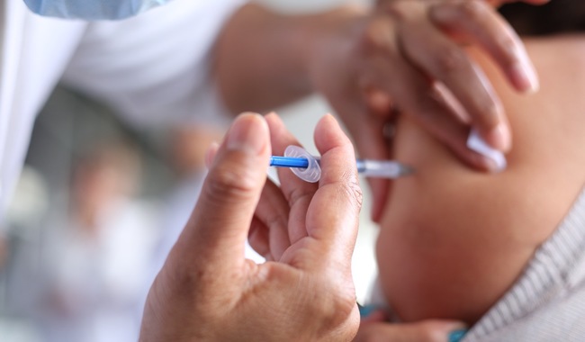 ISSSTE amplía aplicación de esquemas completos de vacunación para niños y jóvenes 