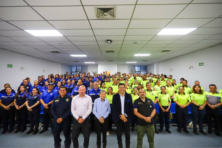 Ayuntamiento reconocen labor heroica de paramédicos 