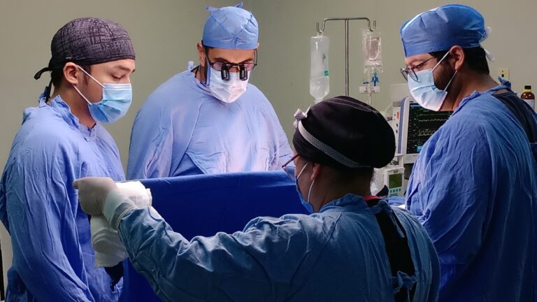 Maestrías o diplomados en “cirugía estética” representan un riesgo para la salud 