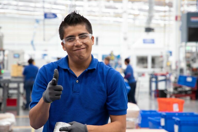 Asegura secretario de Economía que inversión extranjera está creciendo en Aguascalientes