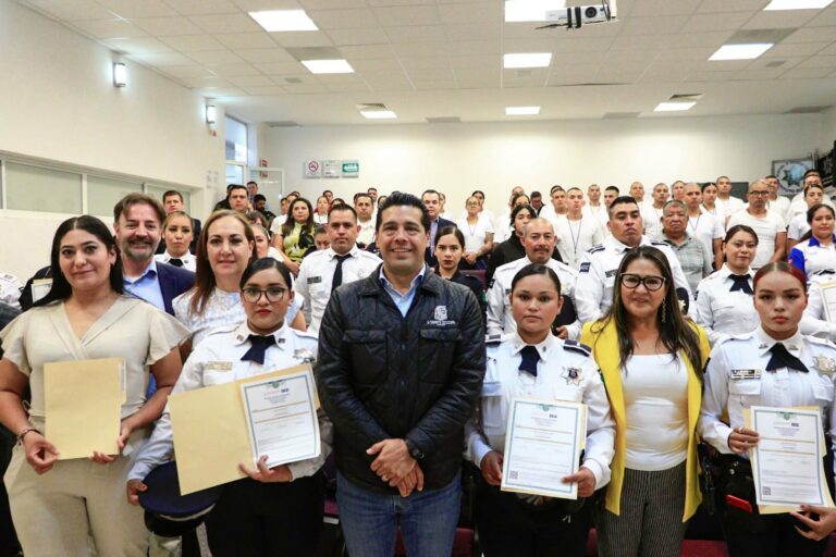 Reconocen a personal de seguridad pública de Aguascalientes que se graduó en bachillerato