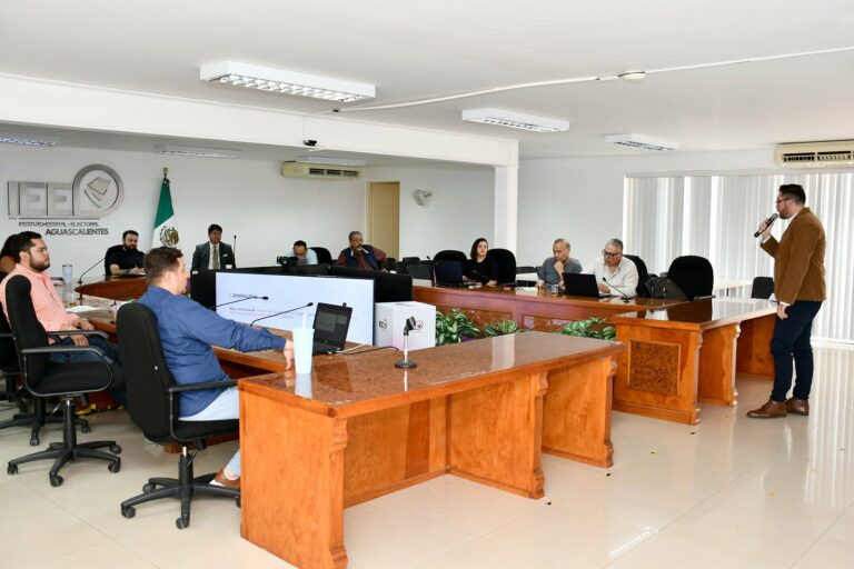 IEE imparte jornadas informativas a partidos políticos locales 