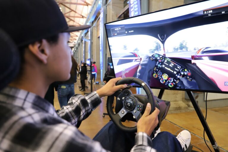 Becas del 100 % para desarrollo de ideas tecnológicas y creación de videojuegos