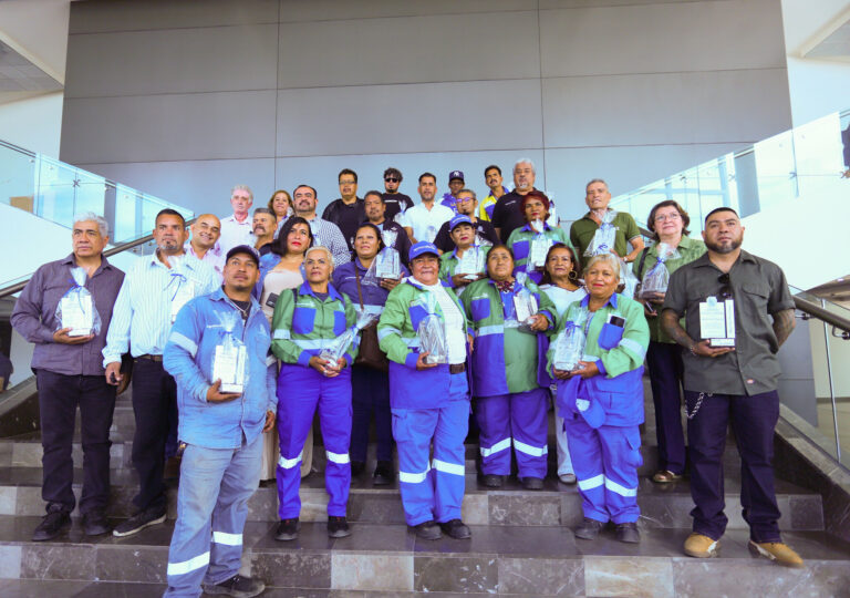 Municipio de Aguascalientes reconoce a trabajadores con mayor antigüedad en el servicio público 