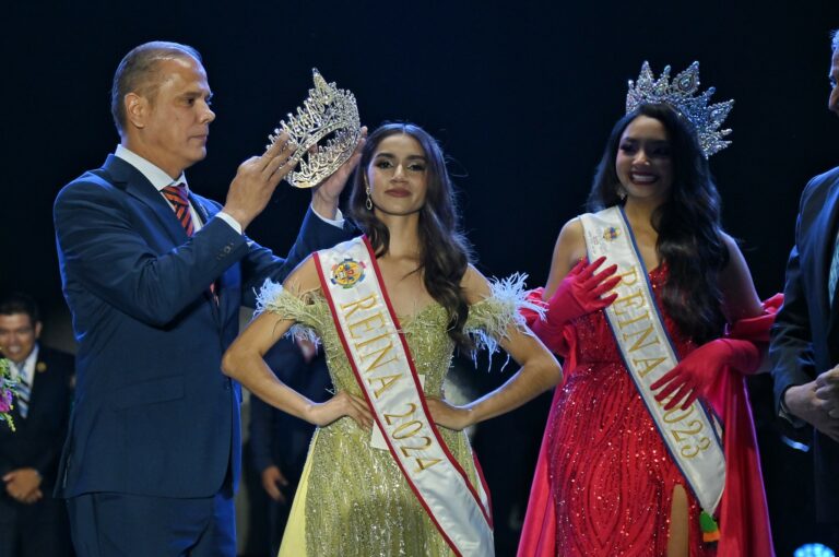 Amairani I se corona como reina de la Feria de los Chicahuales