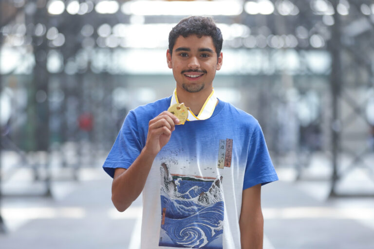 Rogelio Guerra gana el oro en la Olimpiada Internacional de Matemáticas