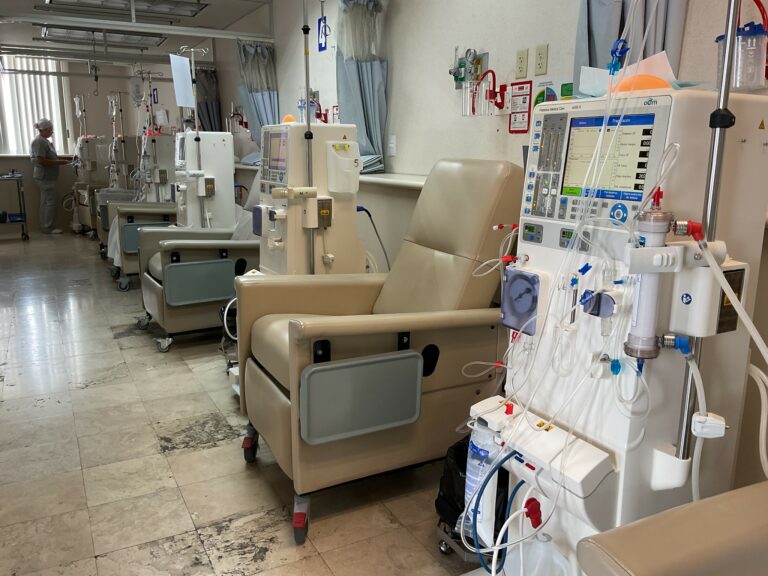 ISSSTE Aguascalientes renueva 11 nuevas máquinas de hemodiálisis 